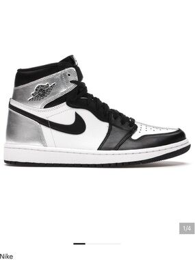 Jordan 1 Retro High OG “Silver Toe” women’s 13.5